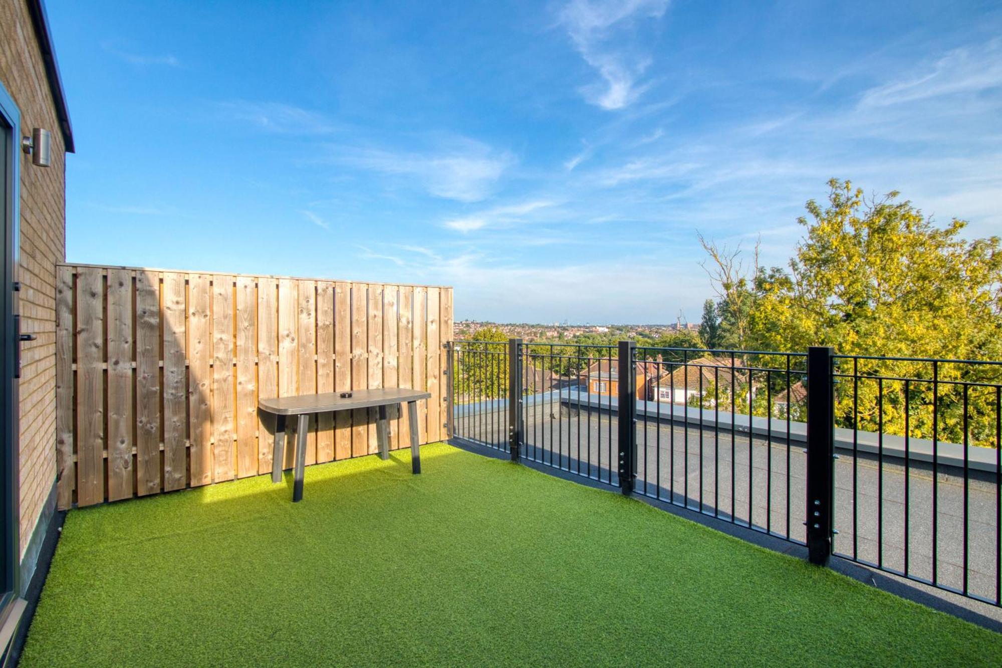 Modern Penthouse In Wembley Londres Exterior foto