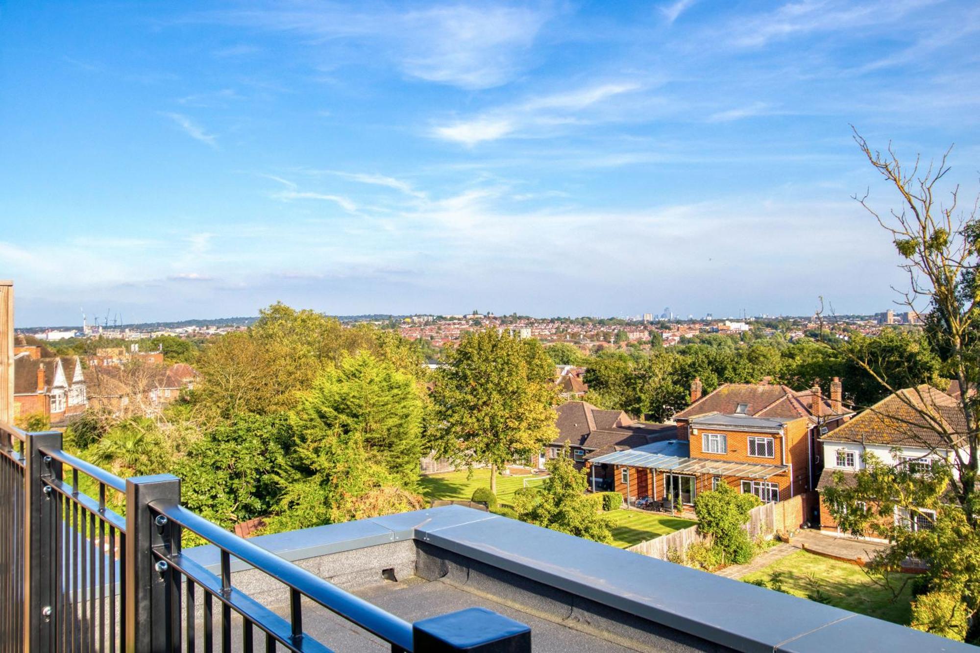 Modern Penthouse In Wembley Londres Exterior foto